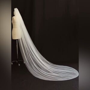 Brand New Ivory Wedding Veil with Comb
